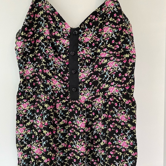 Floral mini dress with black button detail - Picture 3 of 3